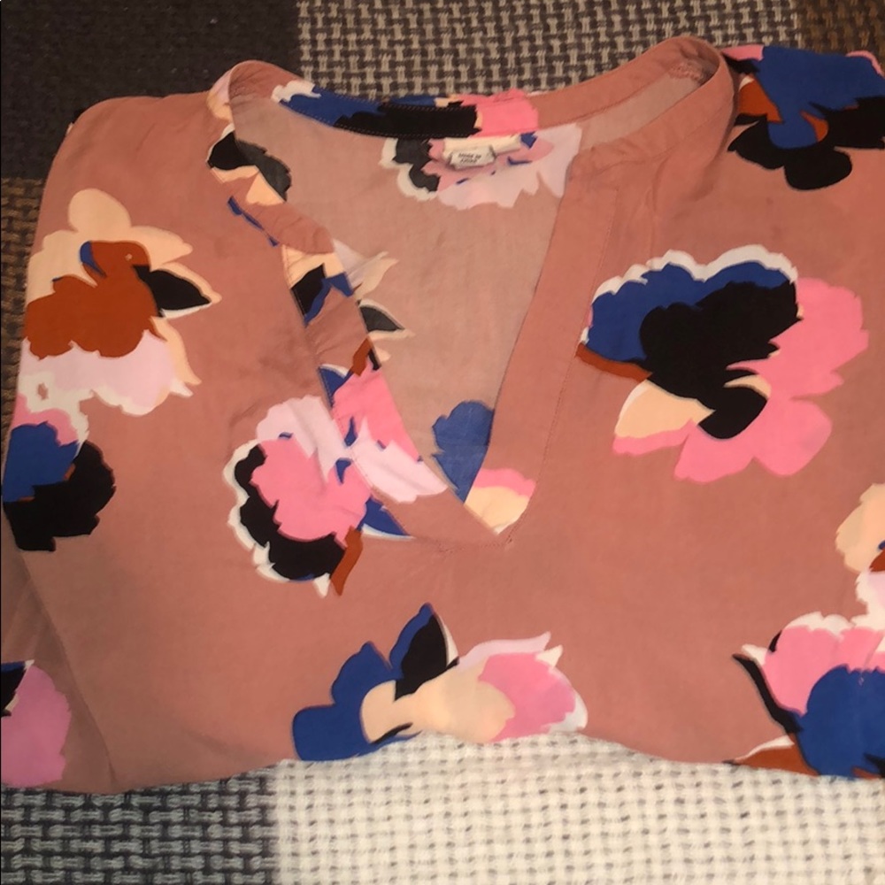 Extra large a new day flower blouse